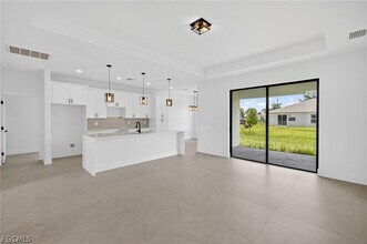 208 Pembroke St in Lehigh Acres, FL - Building Photo - Building Photo