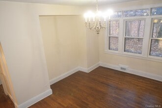 201 Old Mountain Rd N in Nyack, NY - Building Photo - Building Photo