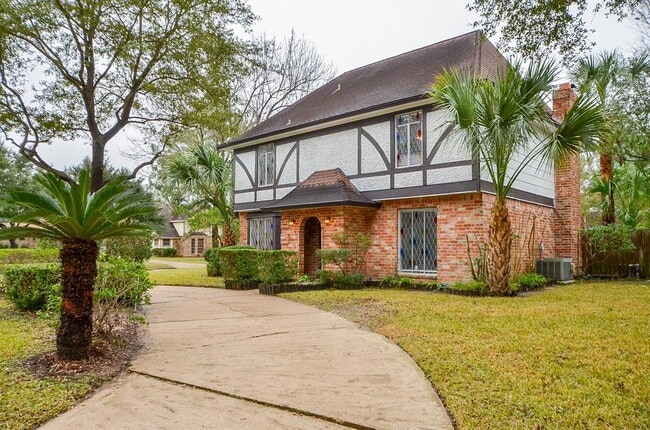14203 Burgoyne Rd in Houston, TX - Building Photo - Building Photo