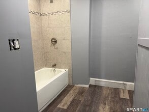 25 Lake St in Winchester, CT - Building Photo - Building Photo