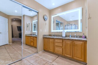 7715 S 20th Dr in Phoenix, AZ - Foto de edificio - Building Photo