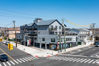 375 Sand Ln in Staten Island, NY - Building Photo - Primary Photo