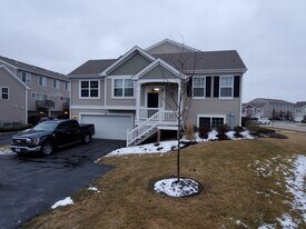 1782 Ruby Dr in Pingree Grove, IL - Building Photo