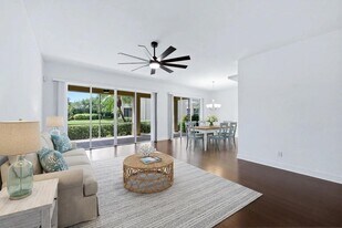 658 Vintage Reserve Cir, Unit 7B in Naples, FL - Building Photo