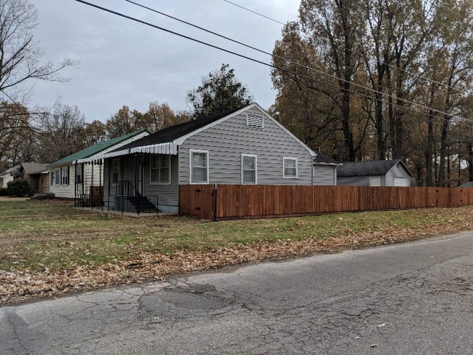 801 S 21st St in Paducah, KY - Building Photo