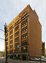 Conestoga Hall in Pittsburgh, PA - Foto de edificio - Building Photo
