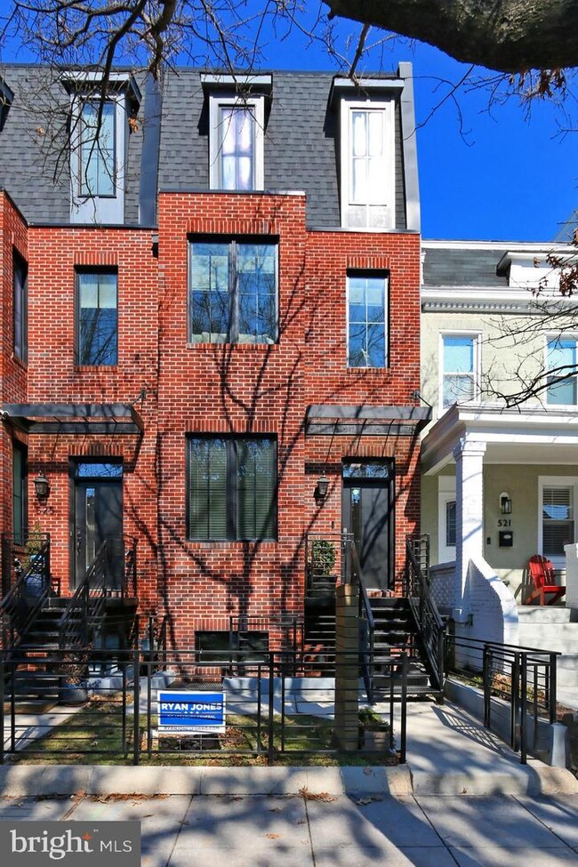 property at 523 Longfellow St NW