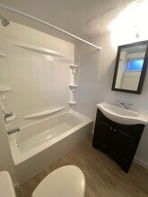 1010.5 Union St in The Dalles, OR - Building Photo - Building Photo