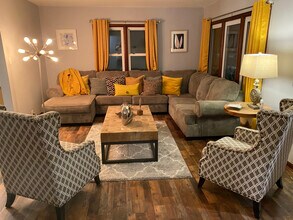 1714 Waldo Blvd in Manitowoc, WI - Foto de edificio - Building Photo