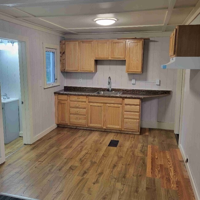 1218 Vincent Ct in Benton Harbor, MI - Building Photo - Building Photo