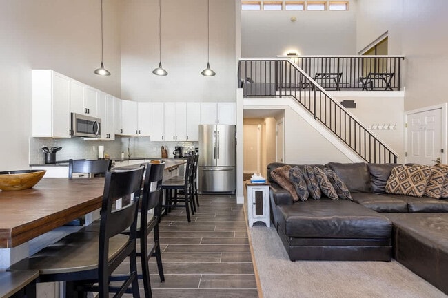 815 Columbine Rd in Breckenridge, CO - Foto de edificio - Building Photo