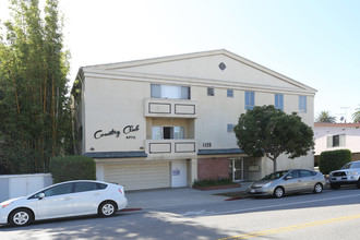 Country Club Apartments in Santa Monica, CA - Building Photo - Building Photo