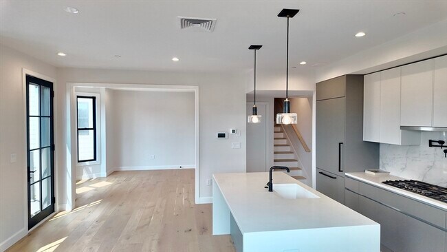 201 Washington St in Boston, MA - Building Photo - Building Photo