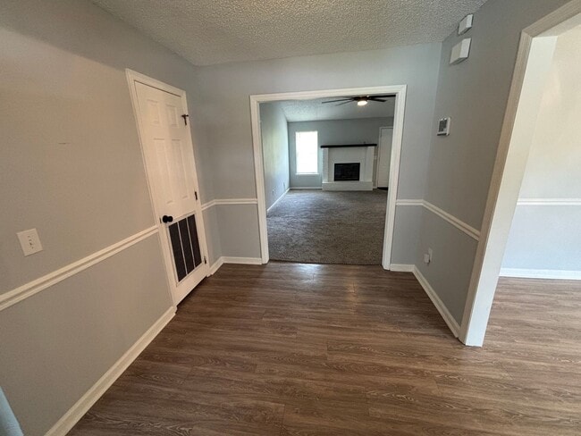 756 Robin Hood Dr in Hinesville, GA - Building Photo - Building Photo