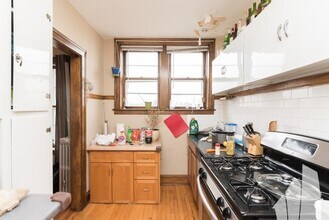 2633 1/2 N Spaulding Ave-Unit -3E in Chicago, IL - Foto de edificio - Building Photo