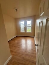 98 Van Nostrand Ave in Jersey City, NJ - Building Photo - Building Photo