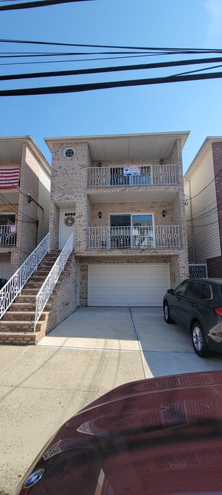 64 70th St, Unit 64 70th St #2 in Guttenberg, NJ - Foto de edificio