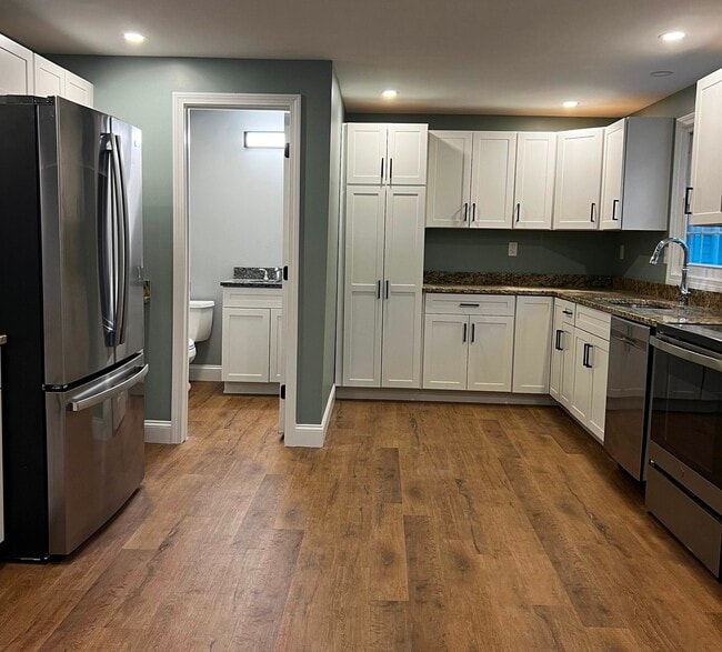 16 Boulder Dr in Hudson, NH - Building Photo - Building Photo