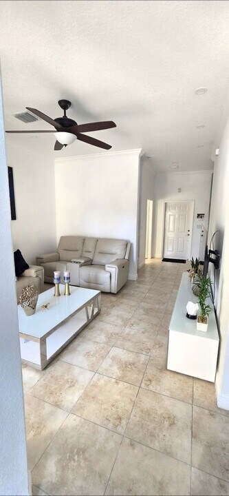 2344 SE 16th Terrace in Homestead, FL - Building Photo