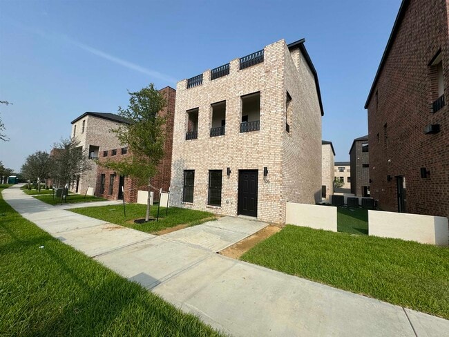 property at 210 Veracruz Dr