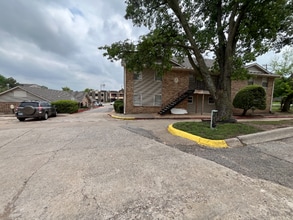 6734 N Meridian Ave in Oklahoma City, OK - Building Photo - Building Photo