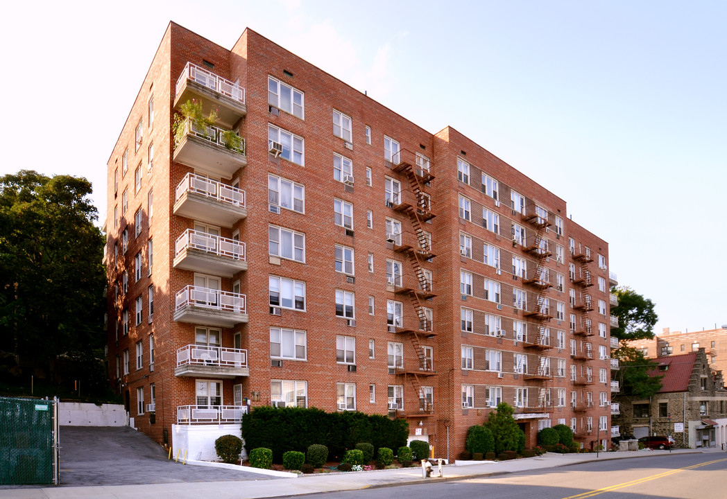 The Raymont in Riverdale, NY - Building Photo