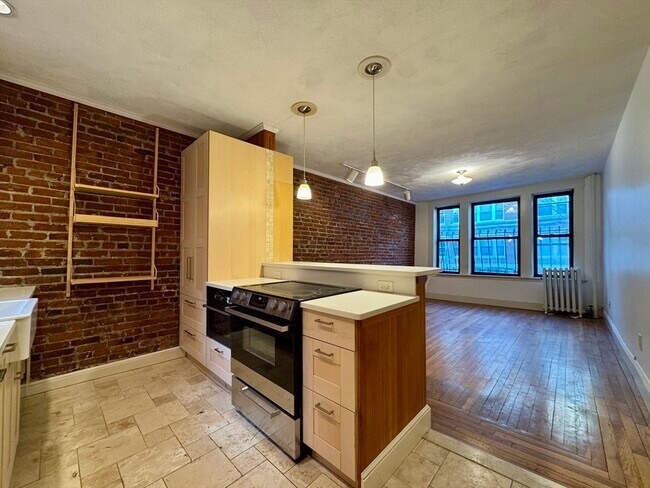 111 Jersey St, Unit 2&2A in Boston, MA - Building Photo - Building Photo