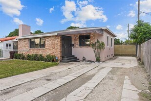 117 W 34th St in Hialeah, FL - Building Photo