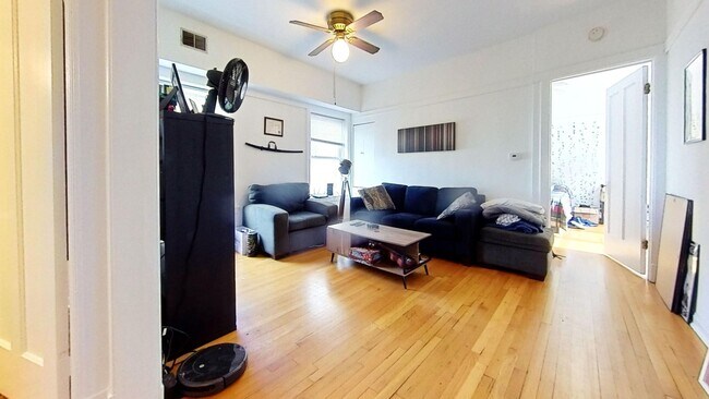 4649 Malden St in Chicago, IL - Building Photo - Building Photo