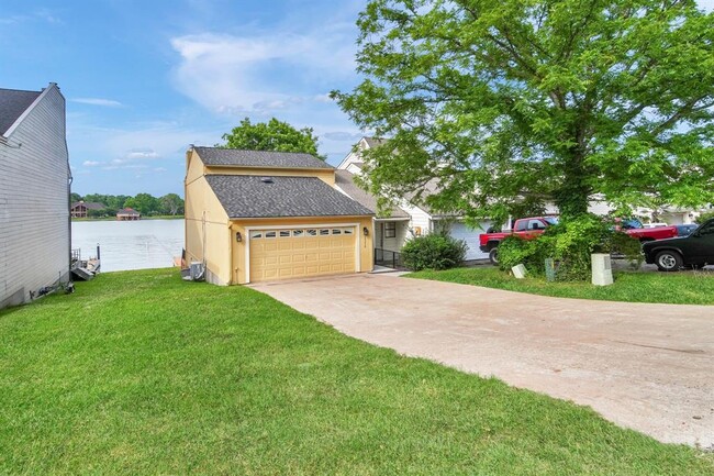 property at 1216 Lake View Dr