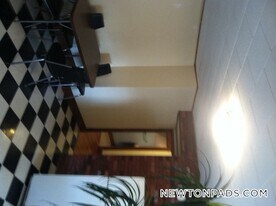 200 Commonwealth Ave, Unit 3 in Newton, MA - Building Photo