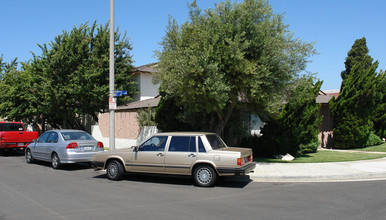 16851 Green St in Huntington Beach, CA - Building Photo - Building Photo