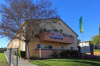 Eagle Rock Villas in Escondido, CA - Foto de edificio - Building Photo