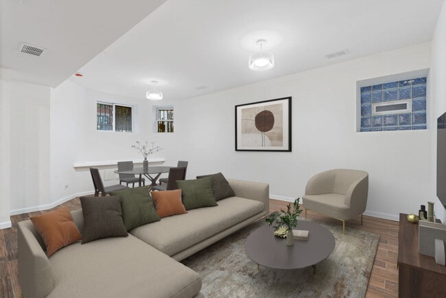 823 W Roscoe St, Unit Garden in Chicago, IL - Building Photo - Building Photo