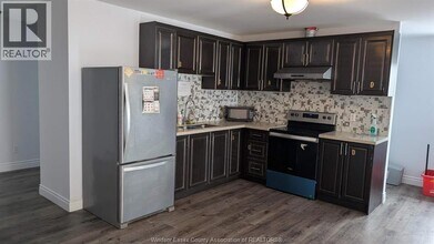 475 Josephine Ave in Windsor, ON - Foto de edificio - Building Photo