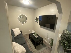 2288 Mabelle Ave in Eureka, CA - Building Photo - Building Photo
