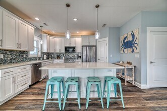 320 Oceanaire Ln in Surf City, NC - Building Photo - Building Photo