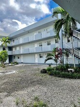 1725 W 60th St in Hialeah, FL - Building Photo - Building Photo