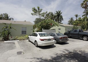 Victoria Park Apartments in Fort Lauderdale, FL - Building Photo - Building Photo