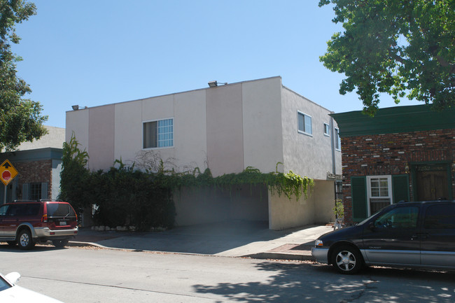 7236 Remmet Ave in Canoga Park, CA - Building Photo - Building Photo