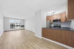 Alan's Place in Saskatoon, SK - Building Photo