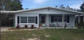 423 N Ridgewood Ave in Ormond Beach, FL - Building Photo