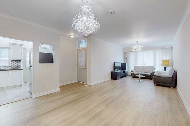 property at 20 Niantic Crescent