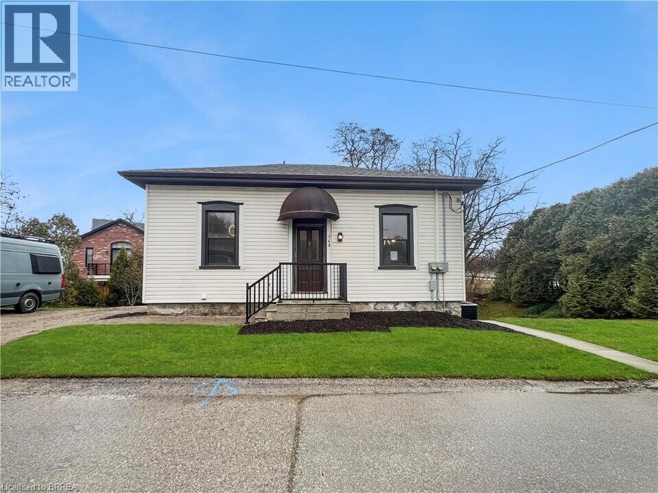 14 ARNOLD St in Brant, ON - Building Photo