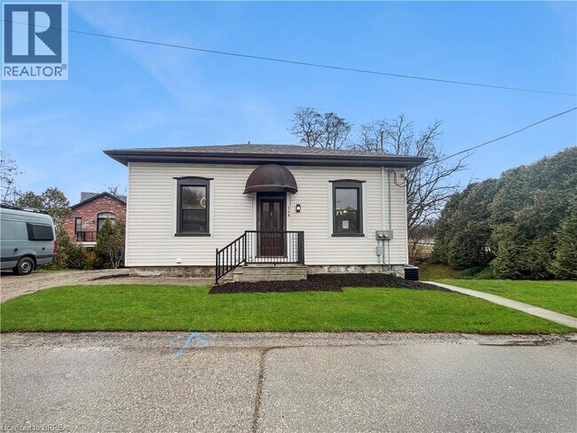 property at 14 ARNOLD St