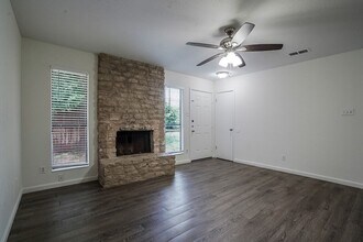 701 Country Aire Dr in Round Rock, TX - Building Photo - Building Photo