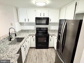 202 Dover Pl in Stafford, VA - Building Photo - Building Photo