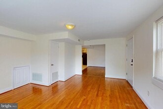 8514 Chestnut Oak Rd in Parkville, MD - Building Photo - Building Photo