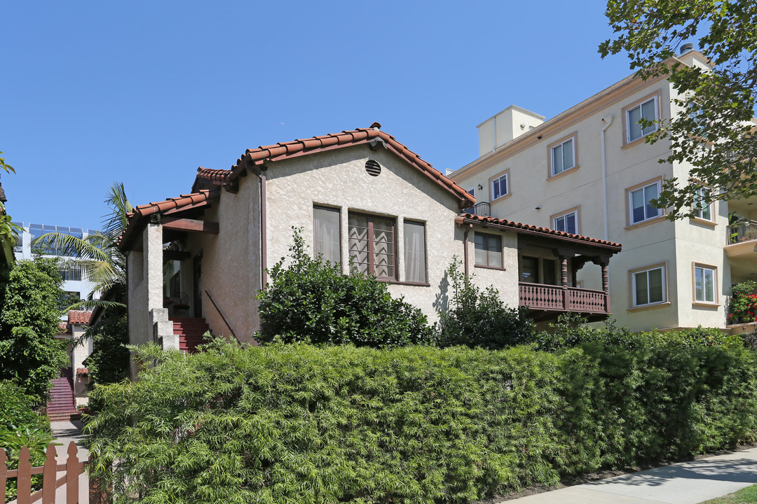 124 S Maple Dr in Beverly Hills, CA - Building Photo