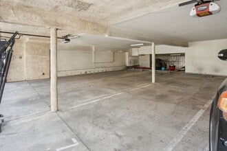 Champlin Properties in Los Angeles, CA - Foto de edificio - Building Photo